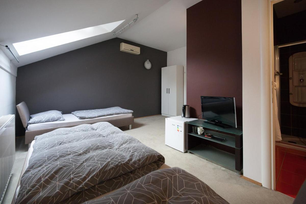 Centar W Hotel Eszék Kültér fotó