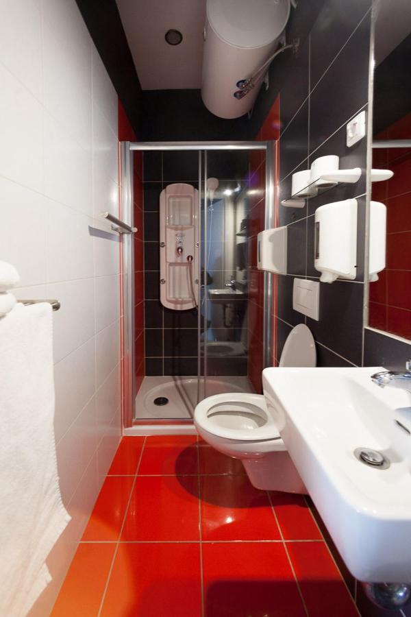 Centar W Hotel Eszék Kültér fotó