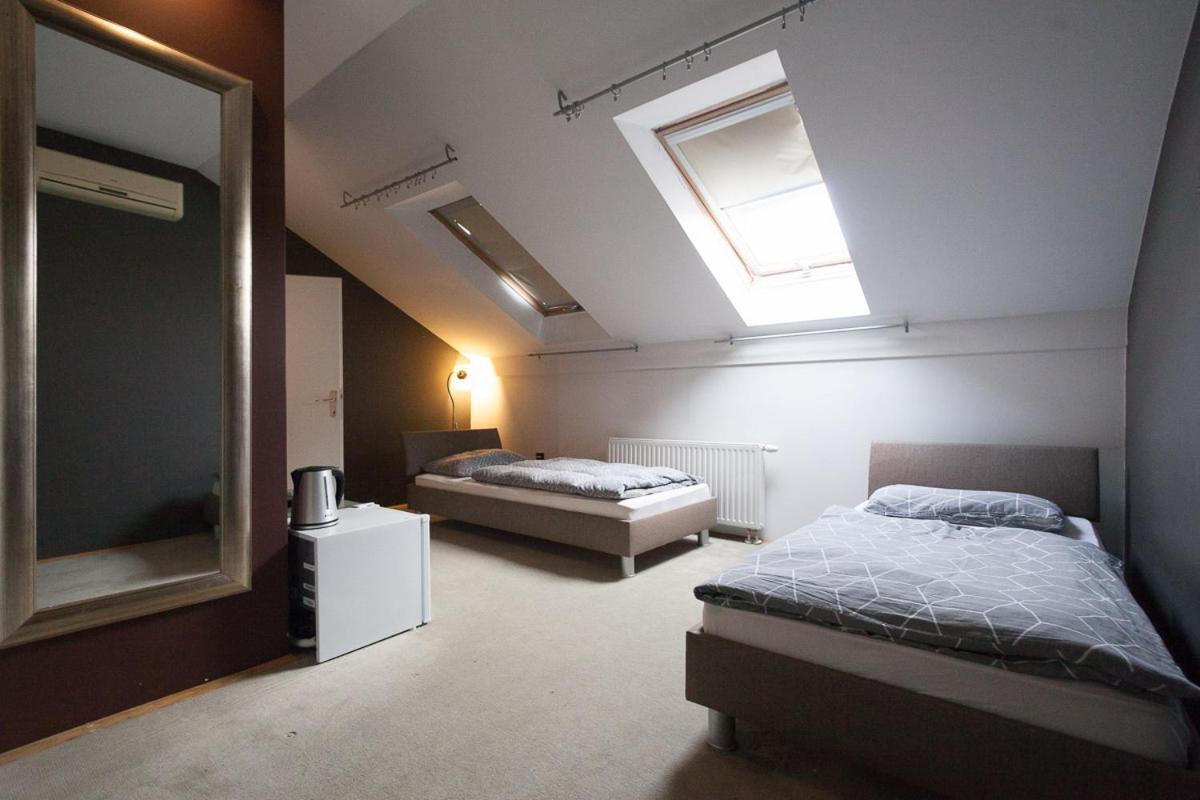 Centar W Hotel Eszék Kültér fotó