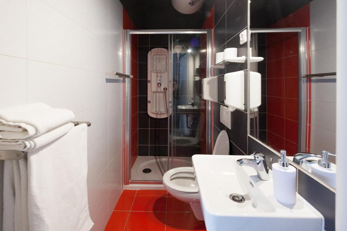 Centar W Hotel Eszék Kültér fotó