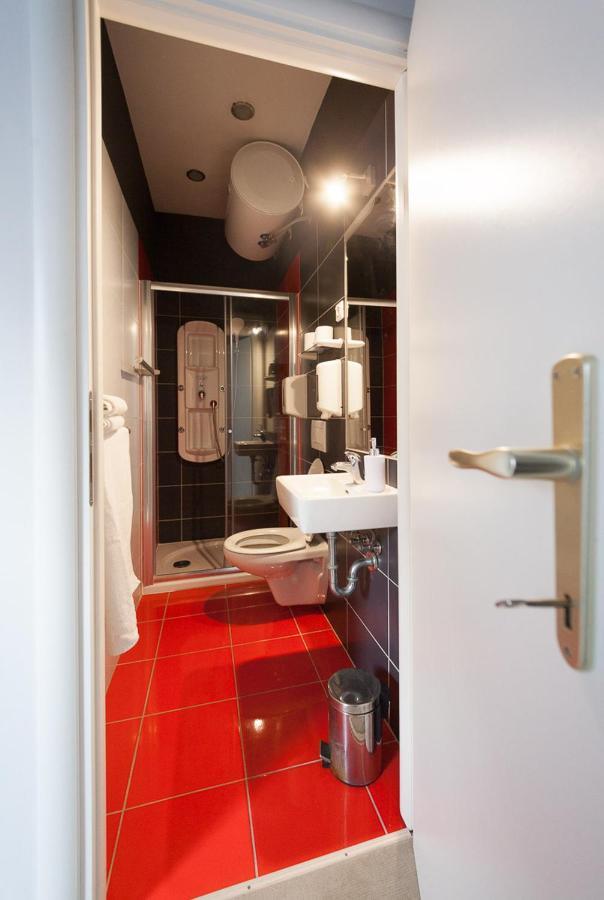 Centar W Hotel Eszék Kültér fotó